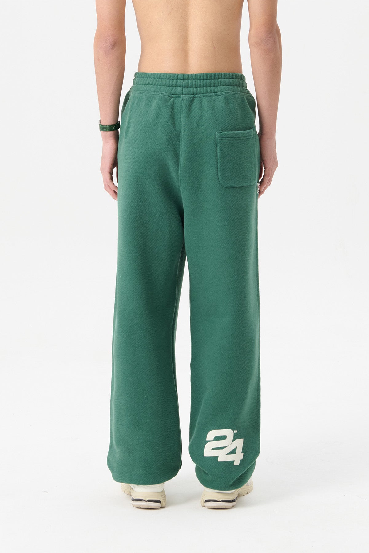 SG24 LOGO CUFFED SWEATPANTS - HUNTER GREEN